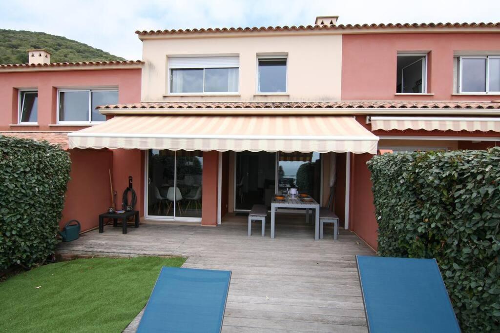 Ajaccio Maison Bord De Mer Dans Residence Avec Piscine Екстер'єр фото